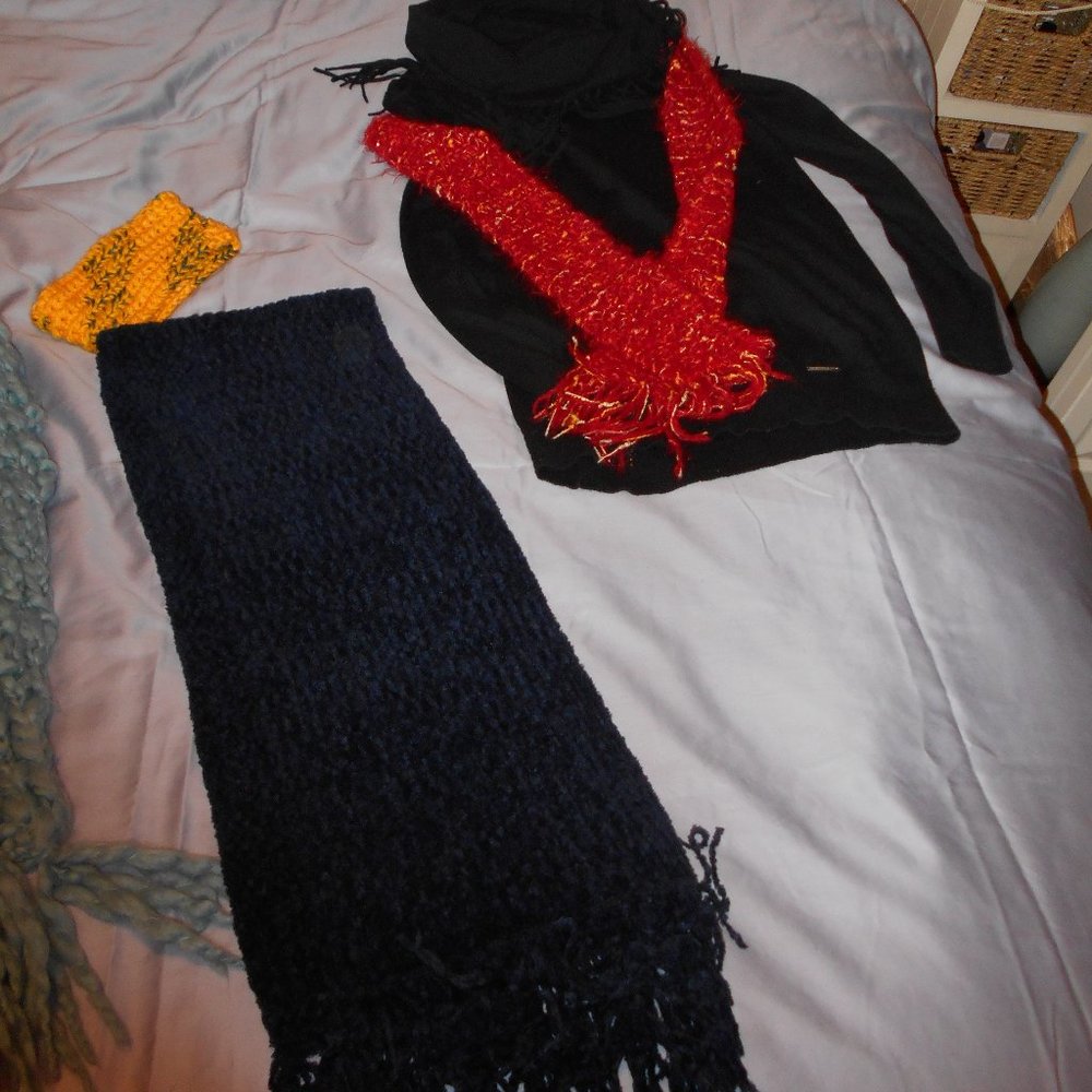 Scarf Knit Red Darker Gold Accents - Picture 3 of 8